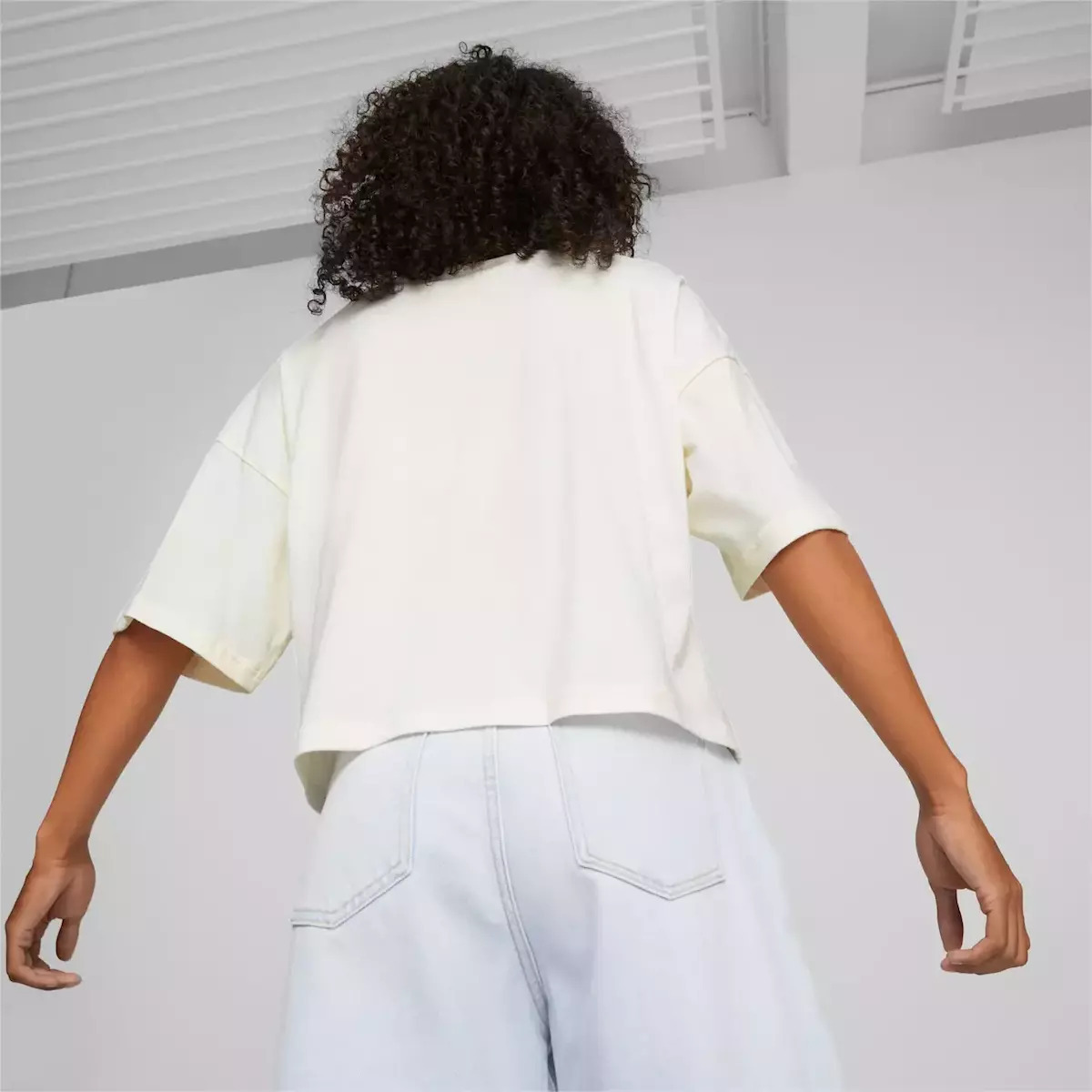 Puma Γυναικεία Κοντομάνικη Μπλούζα Oversized Classics T-shirt 538052-99 - Image 6