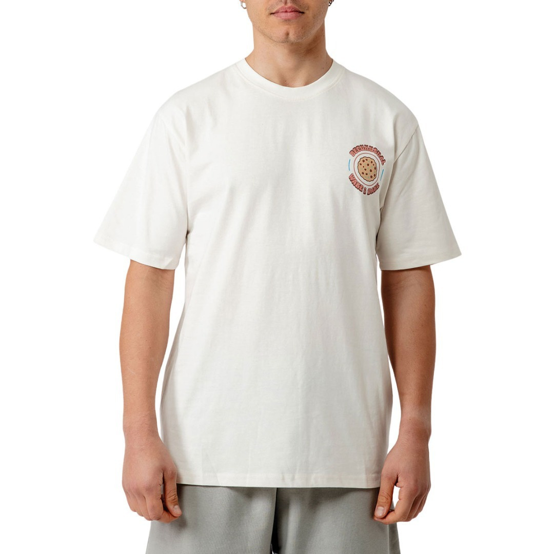 bee_unusual_t_shirt_off_white_at_251335. Bee Unusual ”Wake ‘N Bake” Relaxed T-shirt Ανδρικό Κοντομάνικο AT-251335 - Image 1